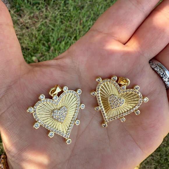 Gold filled Heart charm with Crystal Accents - Picture 1 of 1